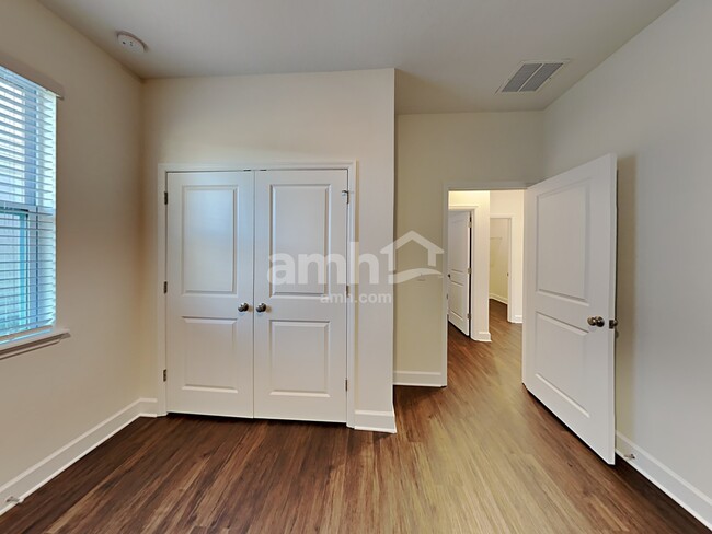 Building Photo - 1010 Walden Woods Dr