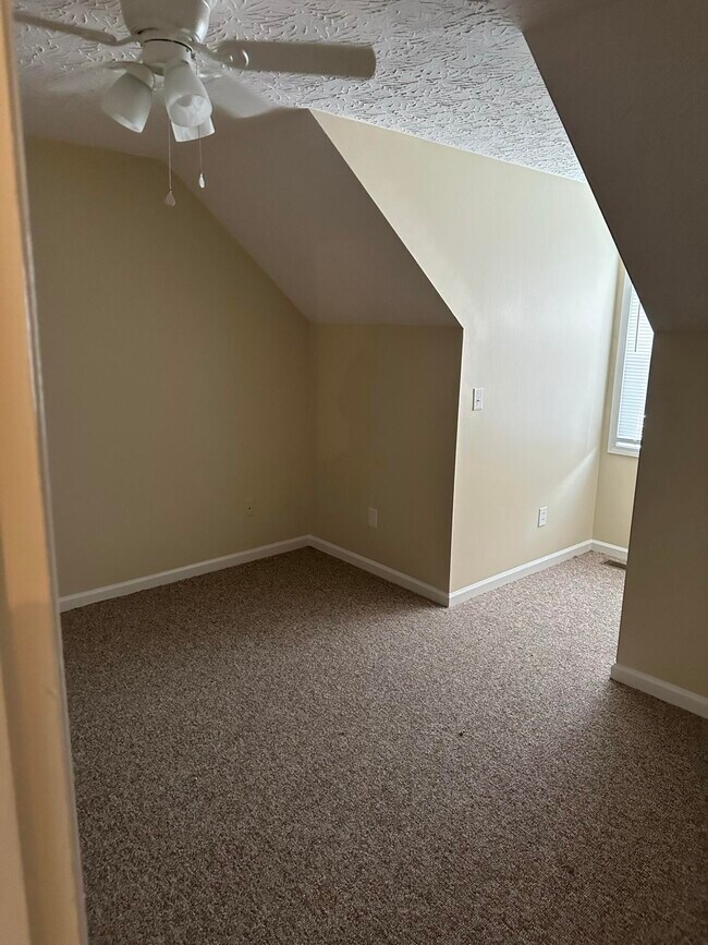 Building Photo - 1021 Excel Ct