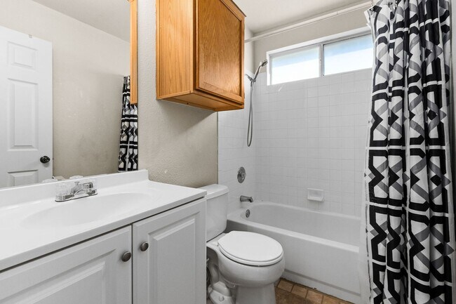 Building Photo - 2319 Schwald Rd
