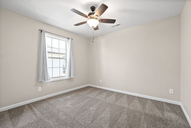Building Photo - 205 Elwell Rd