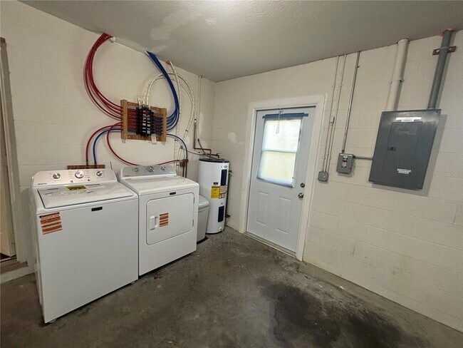 Building Photo - 11010 SW 58th Avenue Rd