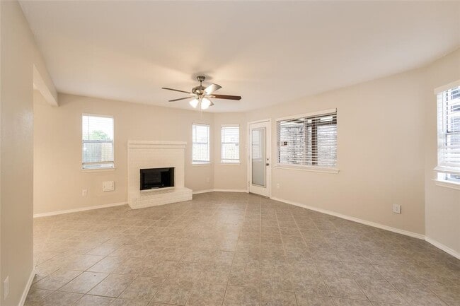 Building Photo - 9322 Kingsflower Cir