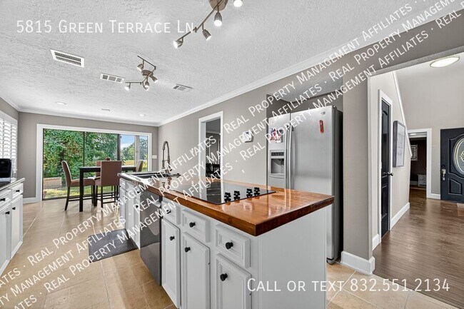 Building Photo - 5815 Green Terrace Ln
