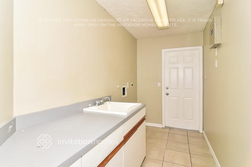 Building Photo - 1918 Lindsey Ct