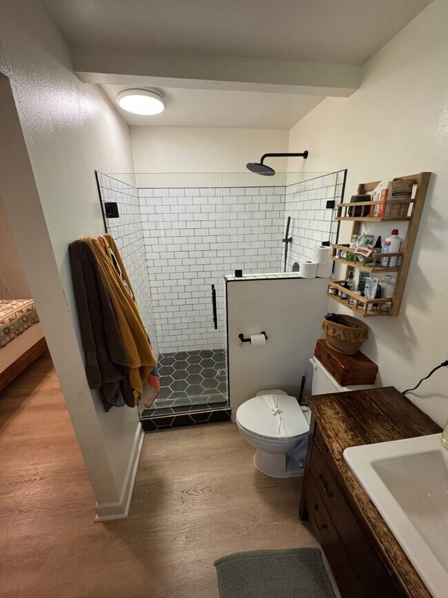 Building Photo - Coming Soon: Spacious 3 Bedroom 2 Bath-Hom...