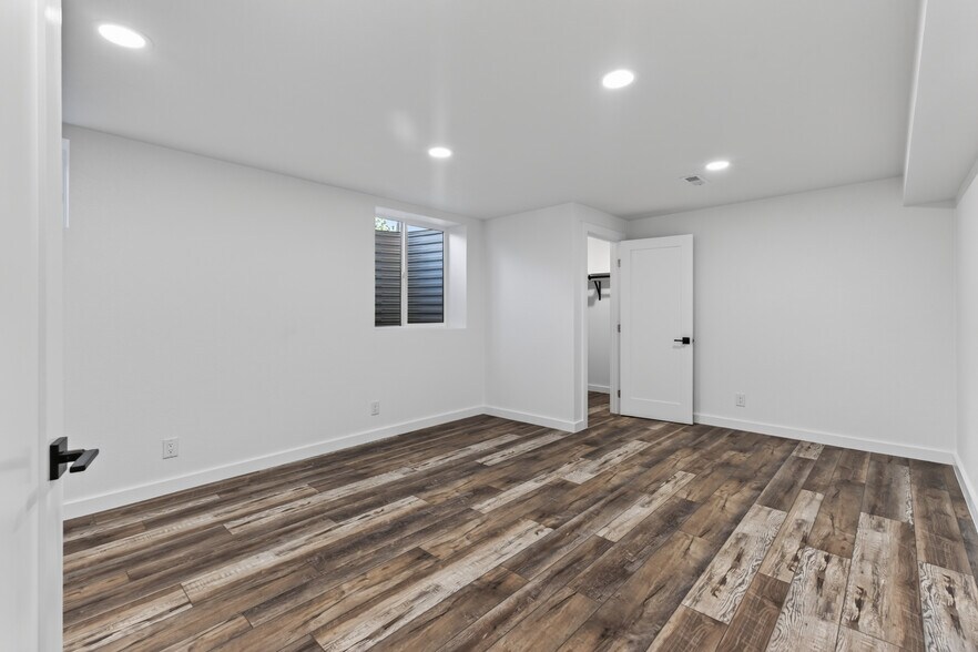 Building Photo - 8596 Sheridan Ct