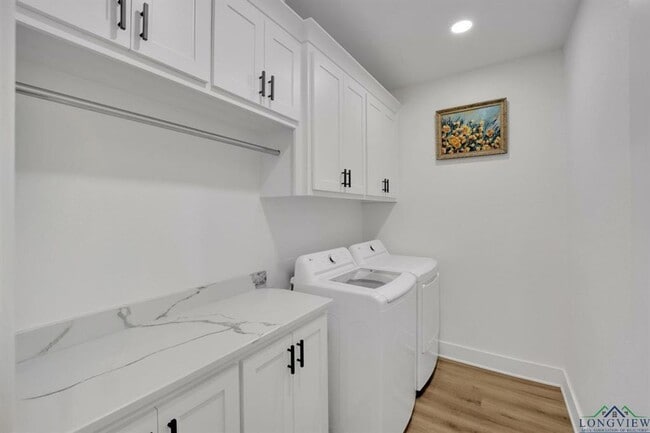 Building Photo - Beautiful 4 bedroom home