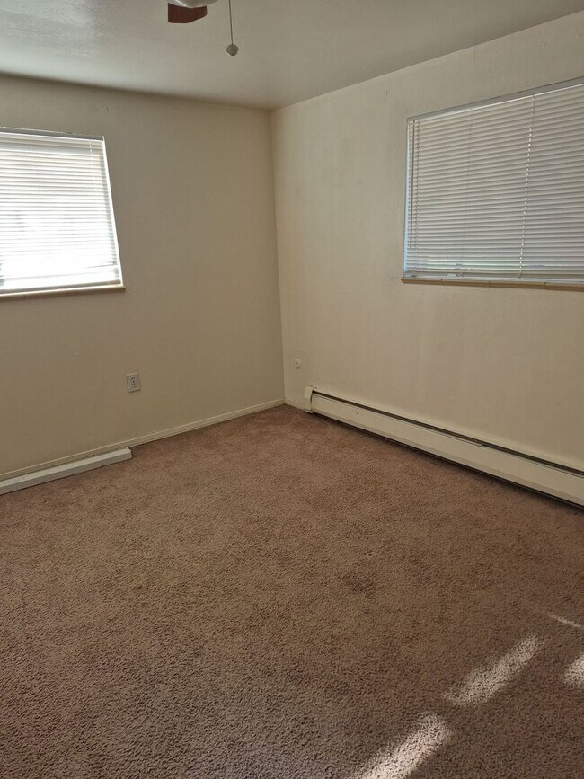 Building Photo - Quiet 2BR Garden-Level Near Mines & Downto...