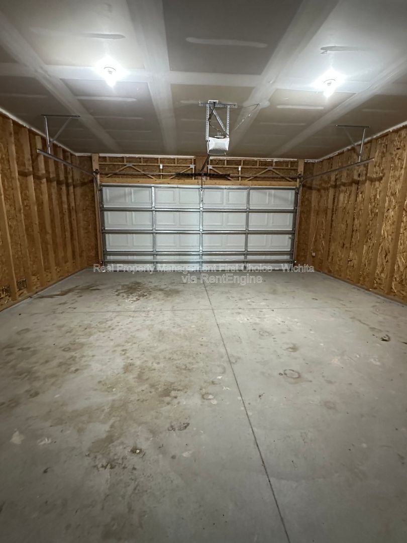 Building Photo - 5472 N Colburn Ct