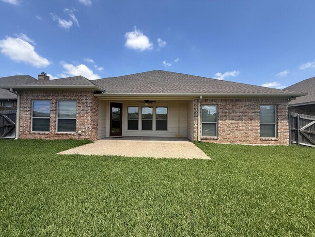Building Photo - 9804 Houston Dr