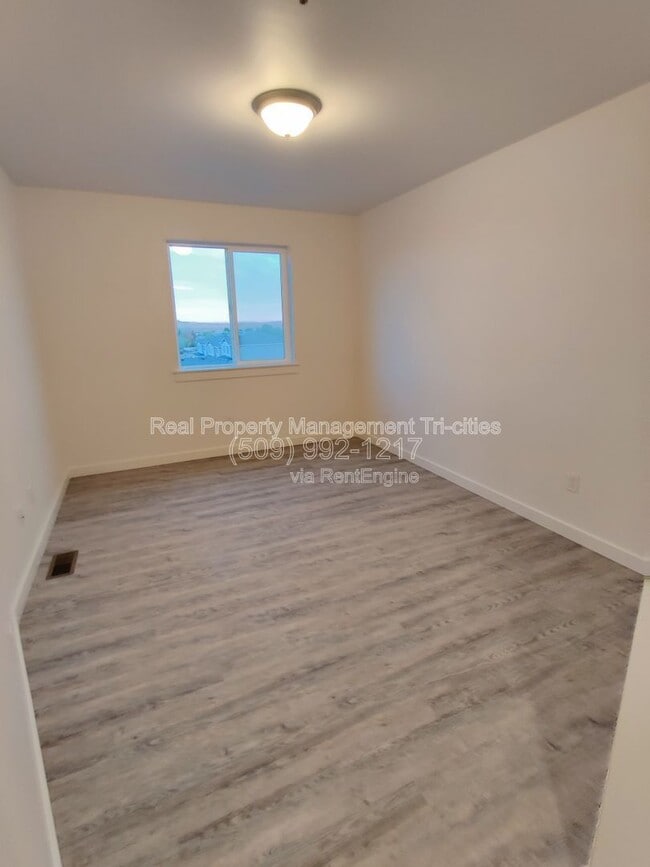 Building Photo - 6944 Hardrock Ct