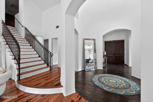 Building Photo - 9651 Sagebrush Ave