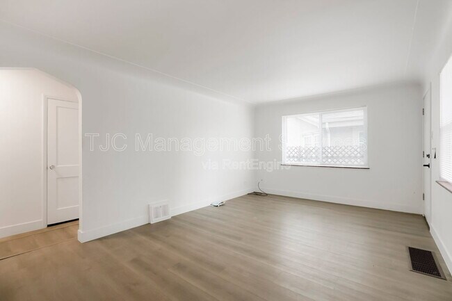 Building Photo - 433 Harrison St