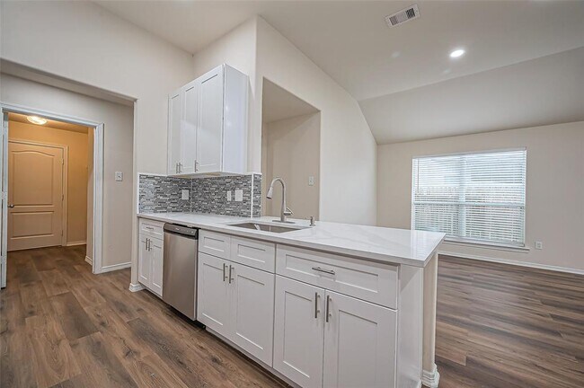 Building Photo - 19430 Mystic Cypress Dr