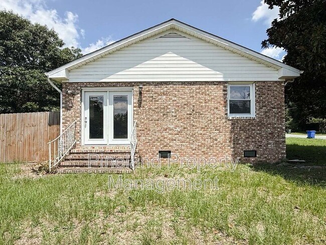 Building Photo - 6151 Wynnwood Dr