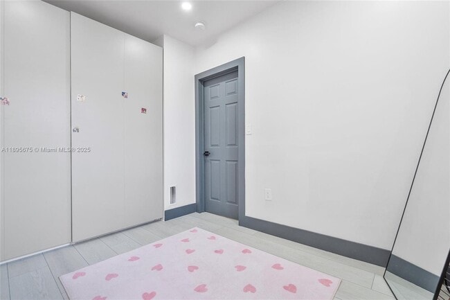 Building Photo - 100 NE 71st St