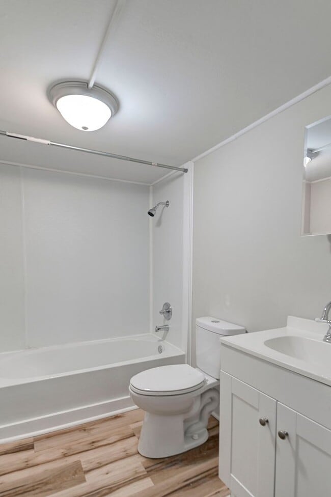 Building Photo - Beautiful historic home for rent in The Av...