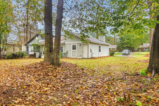 Building Photo - 1629 RaceTrack Rd