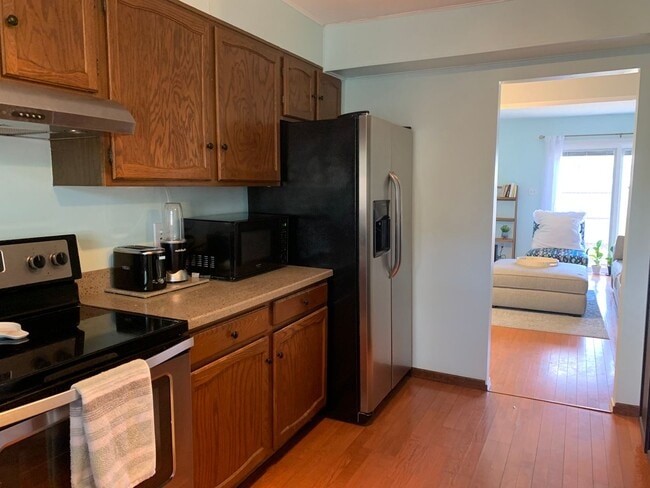 Building Photo - Haverford Circle renovated 3 Bedroom Townhome