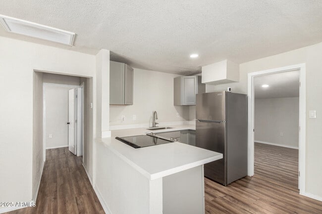 Building Photo - 1424 S Bonarden Ln
