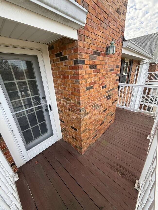 Building Photo - 312 Clayton Xing Dr