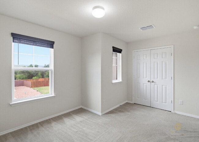 Building Photo - 4 BEDROOMS | 3 FULL BATHS | SOLAR PANELS | LOFT | DAVIS RANCH