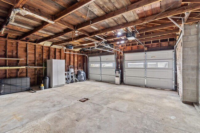Building Photo - 85 Mast Rd