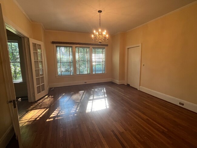 Building Photo - 220 E Montgomery St