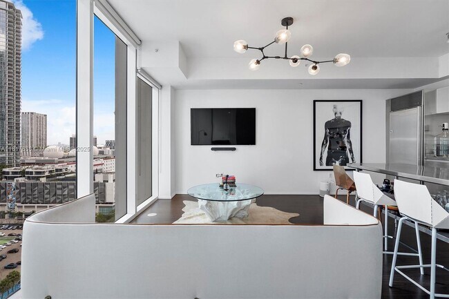 Building Photo - 1040 Biscayne Blvd