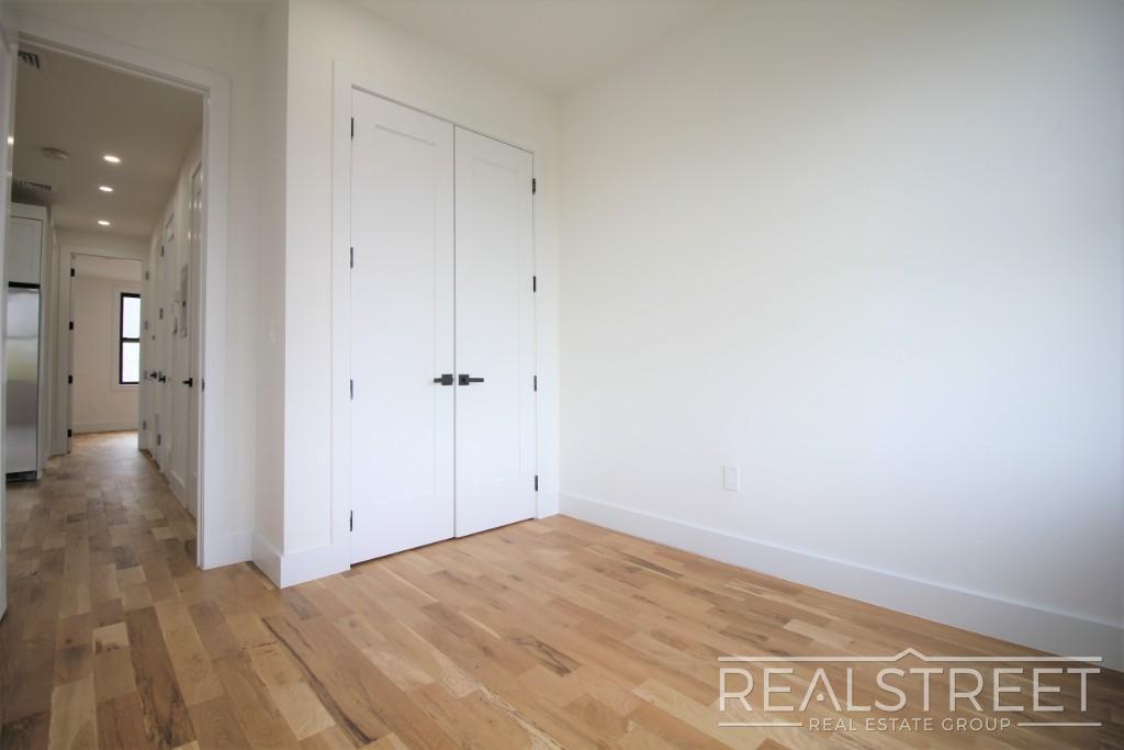 Building Photo - Stunnging NEW 4 Bed floor trhu in Bed Stuy/Ocean Hill with in unit W/D!