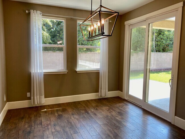 Building Photo - $3,200 Barclay Square, 4 Bd+Solar -Trenton...