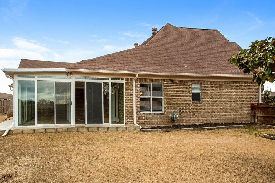 Building Photo - 4235 St Anne Cove