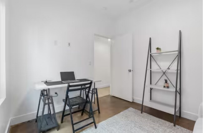 Building Photo - 772 W 300 N