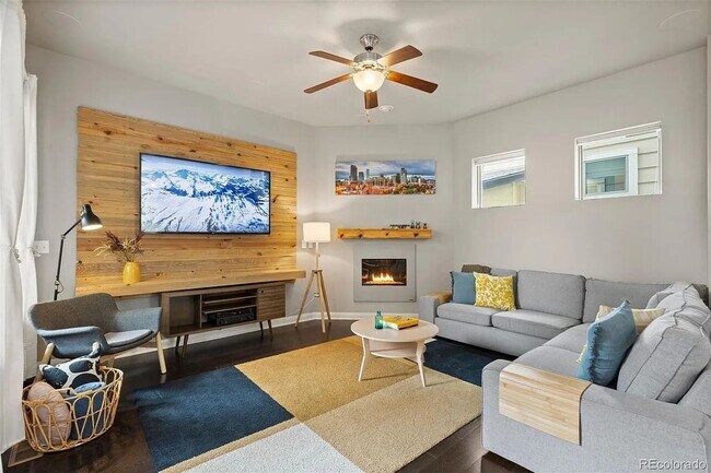 Building Photo - LUXURY MIDTOWN LIVING | PRIVATE BACKYARD RETREAT - Available NOW!