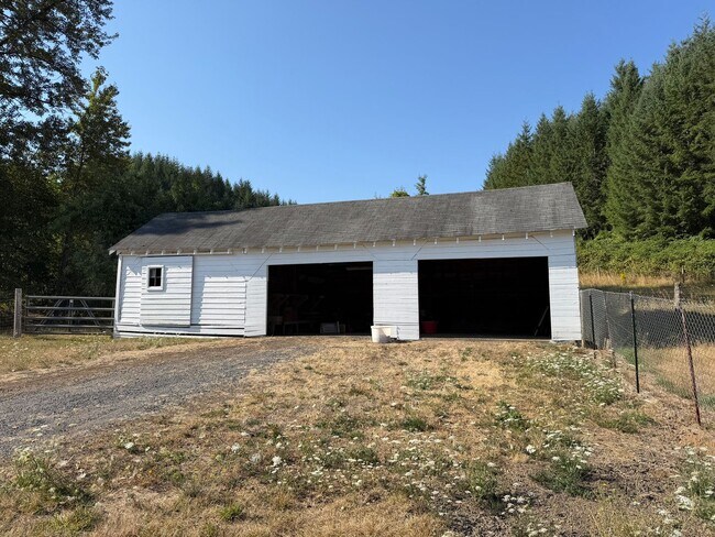 Building Photo - 42116 Gilbert Ln