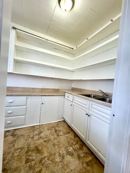 Building Photo - 184 Vernon St