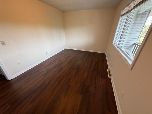 Building Photo - 1036 Ellen Dr