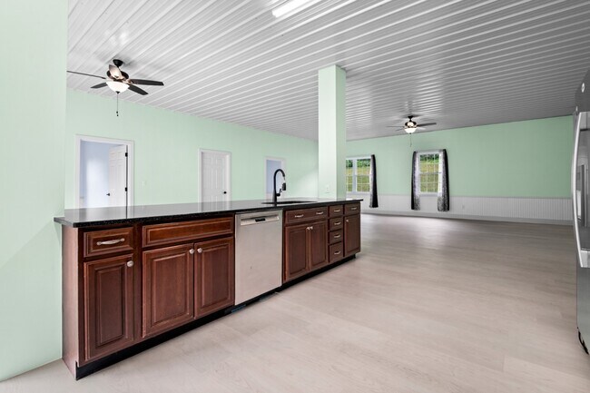 Building Photo - 7795 Loches Rd