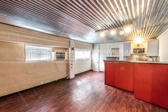 Building Photo - 85 W 15th St