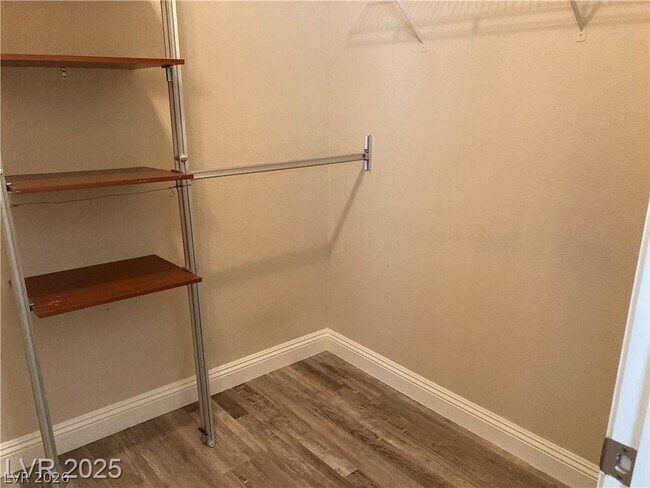 Building Photo - 3120 Whispering Canyon Ct