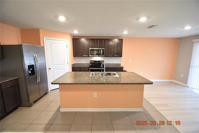 Building Photo - 8075 Broad Pointe Dr