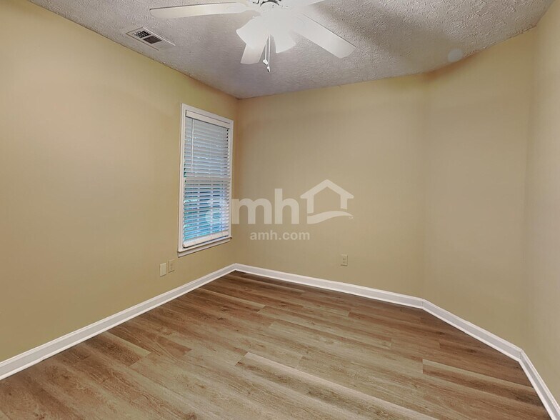 Building Photo - 4929 Harrington Pl