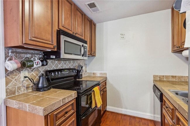 Building Photo - 102 Holcomb Ferry Rd