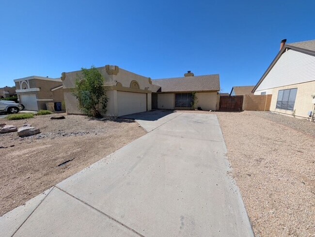 Building Photo - 7340 W Tuckey Ln