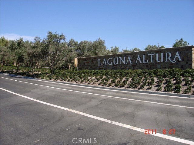 Building Photo - 81 Cipresso