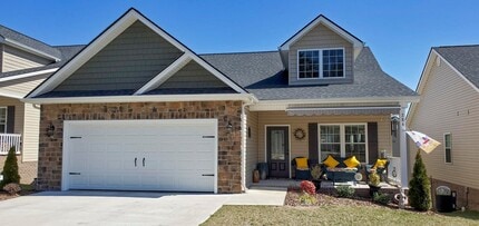 Building Photo - 284 Piper Glen