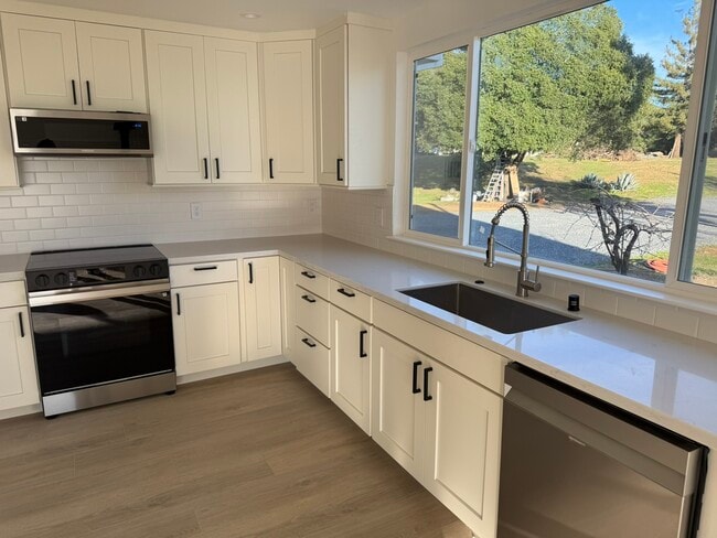 Building Photo - 31425 Green Rd