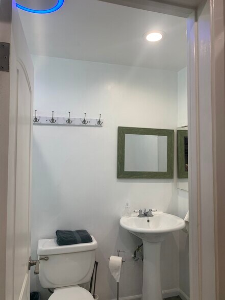 Building Photo - 2314 Pacific Ave