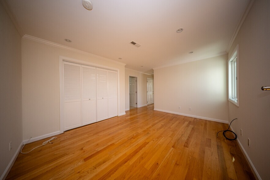 Building Photo - 483 Monterey Blvd