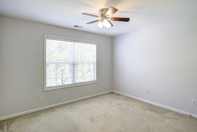 Building Photo - 2103 Templeton Gap Dr